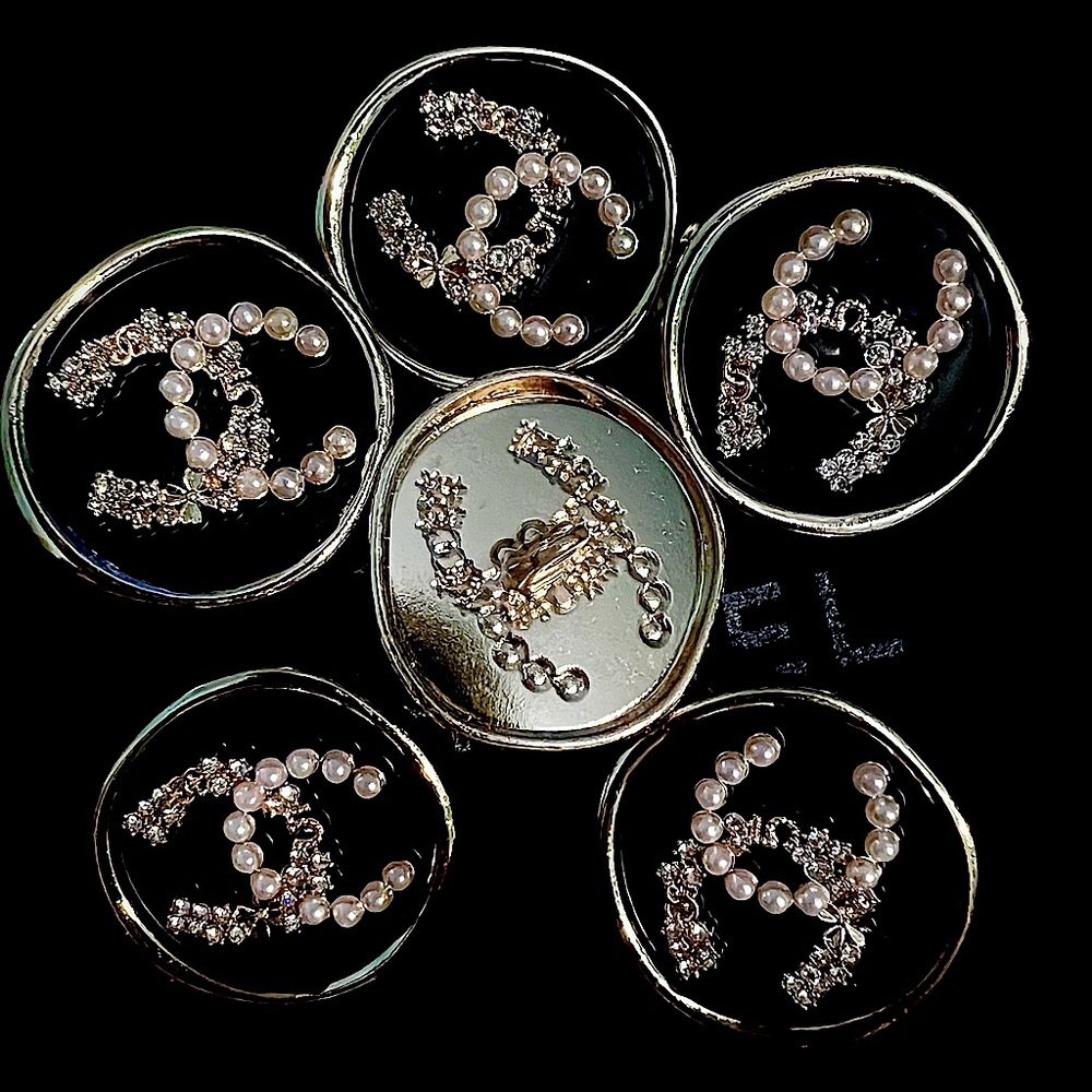 CocoCCstyle(”Set6”)embellished crystals/fauxPearls/25m/Black/Gold/Repro🤩…